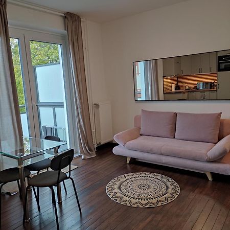 Easy And Cozy Apartment Дуйсбург Екстериор снимка