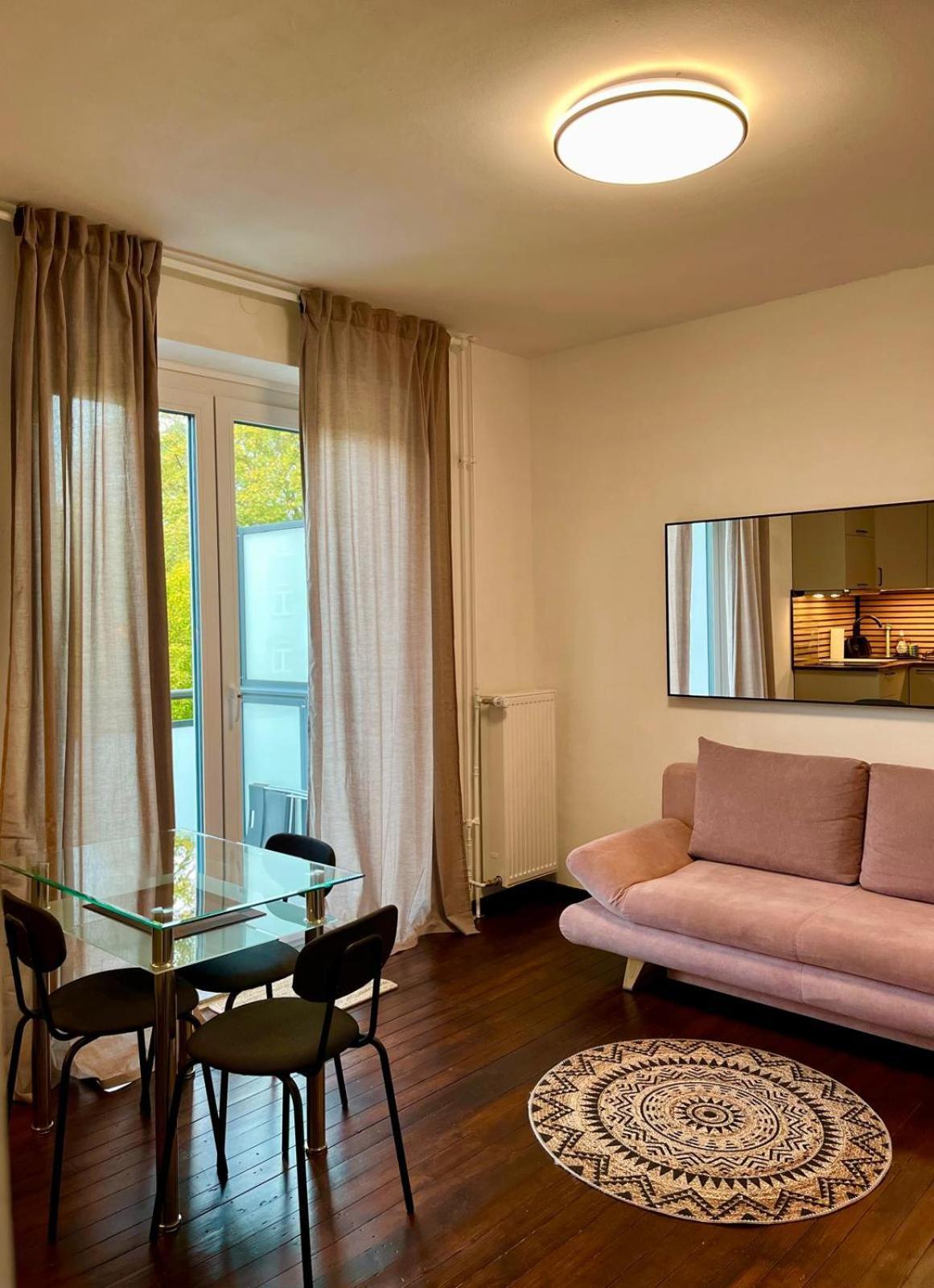 Easy And Cozy Apartment Дуйсбург Екстериор снимка